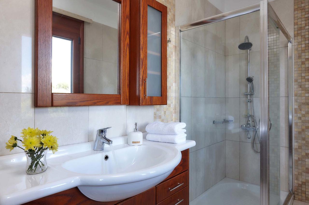 Villa Ginger Voutes Luaran gambar